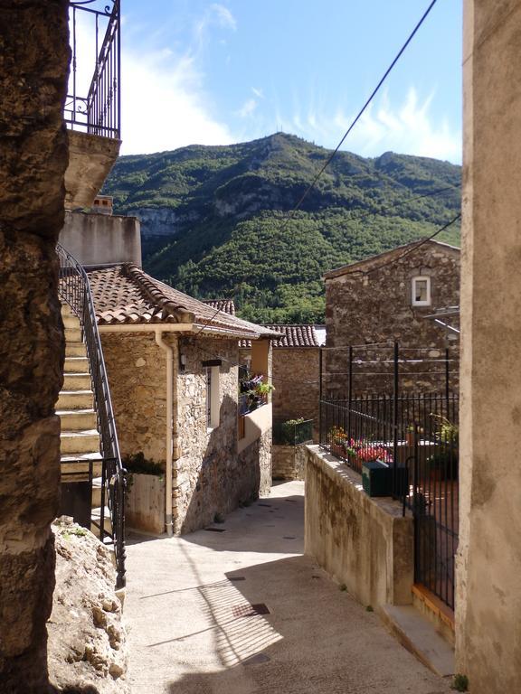 Le Merlanson Chambres D'Hotes Bez-et-Esparon Bagian luar foto